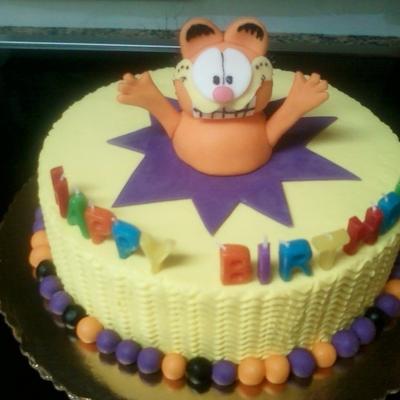 Garfield themed birthday cake.
