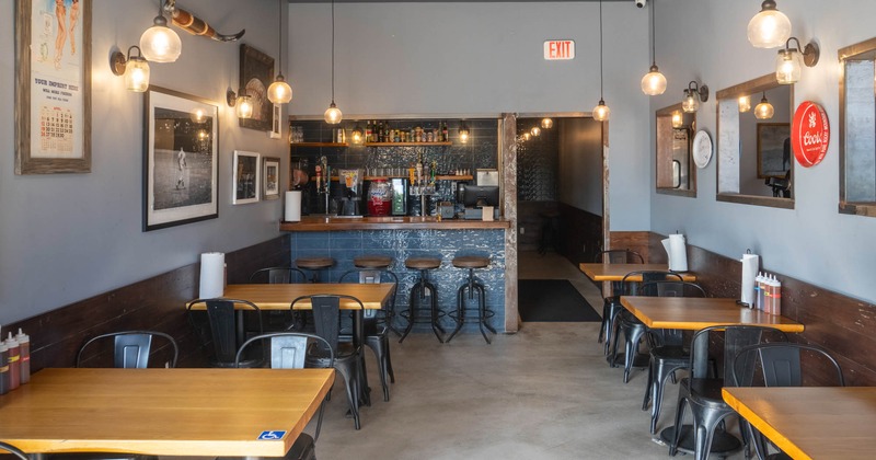 Seating area, the bar in the background