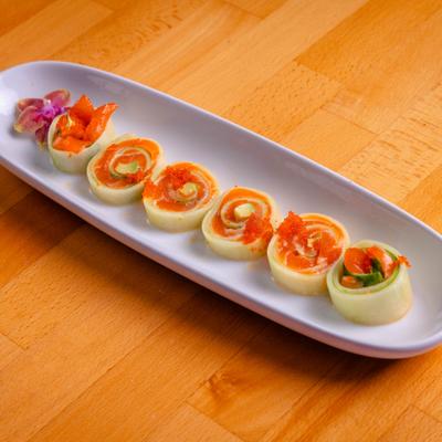Salmon Naruto roll.
