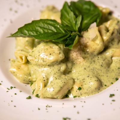Tortellini pesto.