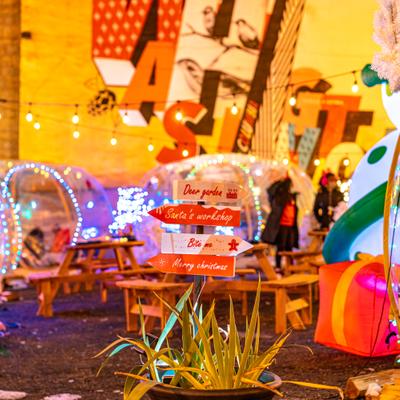 Interior, holiday decorations