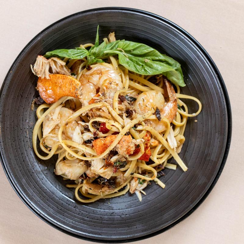 Linguine & Jumbo Shrimp photo