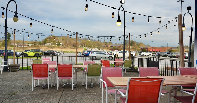 Exterior, tables ready for guests