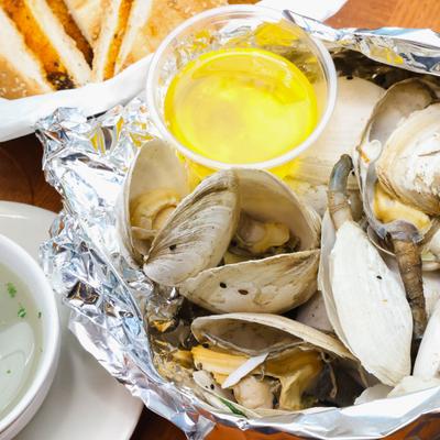 Nicky’s Famous Steamers served with drawn butter.