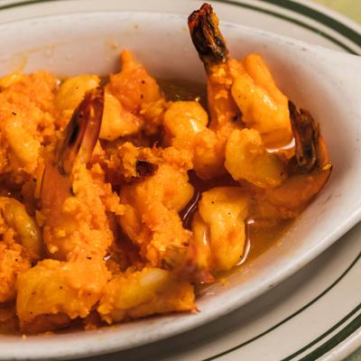 Shrimp in garlic sauce, close-up.