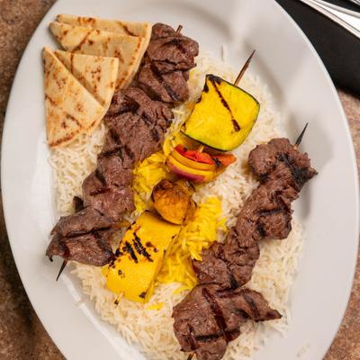 beef kabob top view.