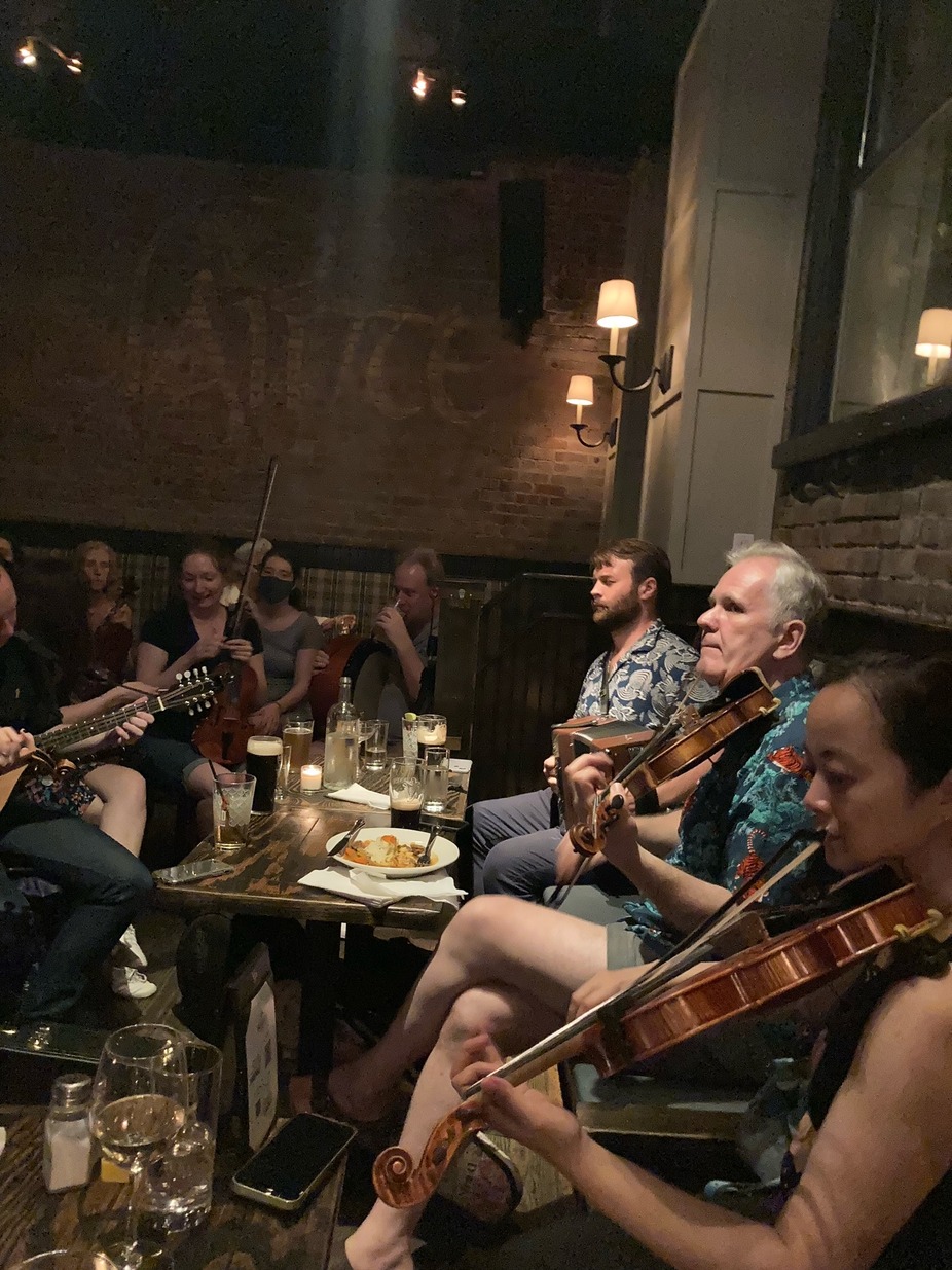 James Cleveland to lead the Irish Trad Session event photo