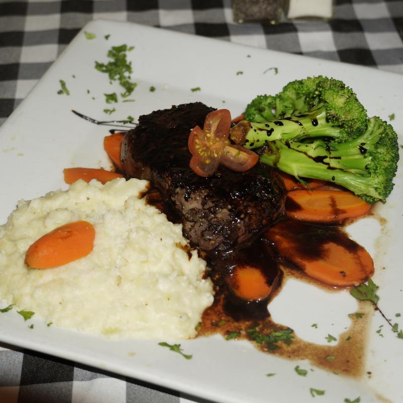 Filetto di Manzo alla Cipolla Croccante photo