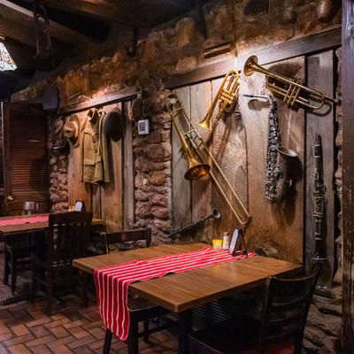 Interior decorations.