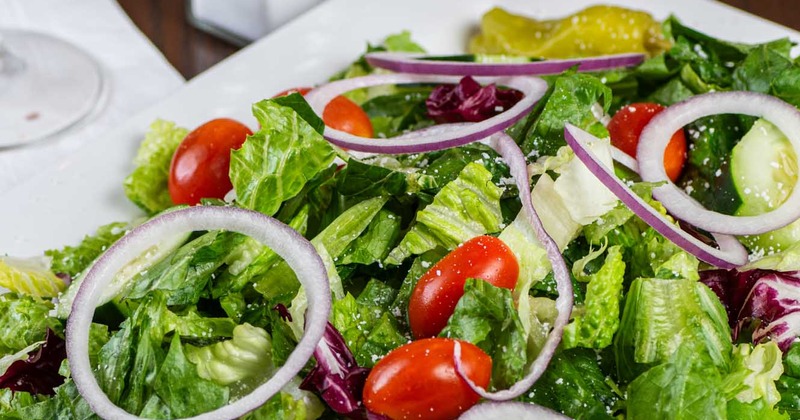 Mixed green and vegetable salad