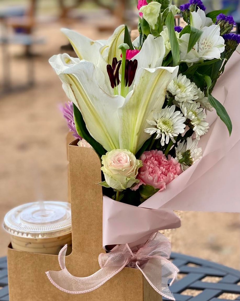 Blockhouse Blooms & Brews event photo