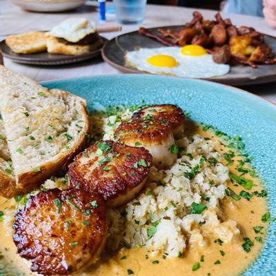 Many different dishes