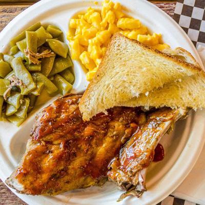 Ribs, with green beans, mac and cheese and toast.