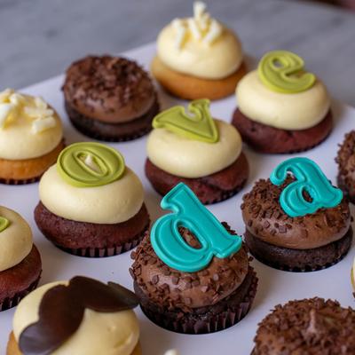 I love you dad minis cupcakes.