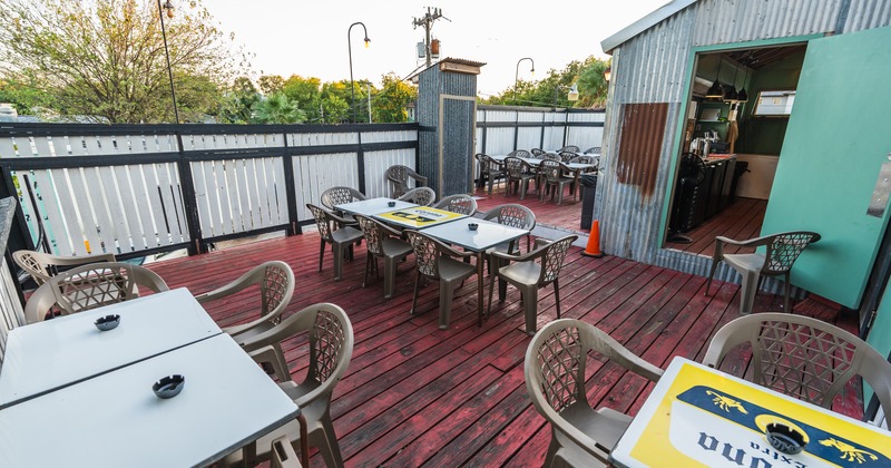 Patio, table and chairs, entrance