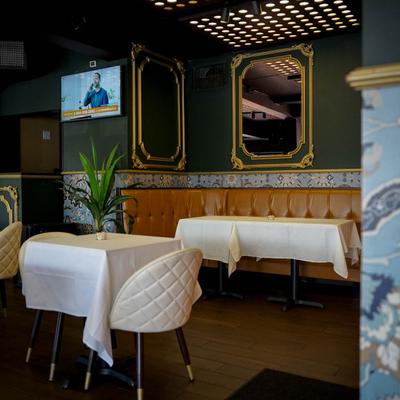 Interior, dining area, banquette seating