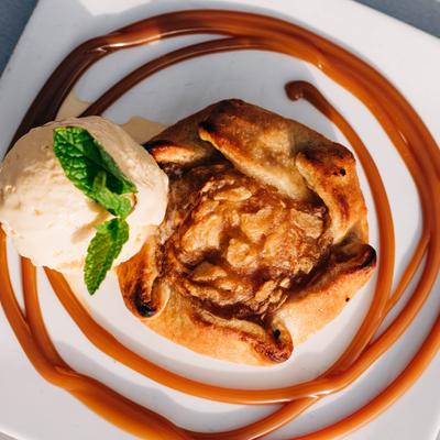 Apple tart with vanilla ice cream