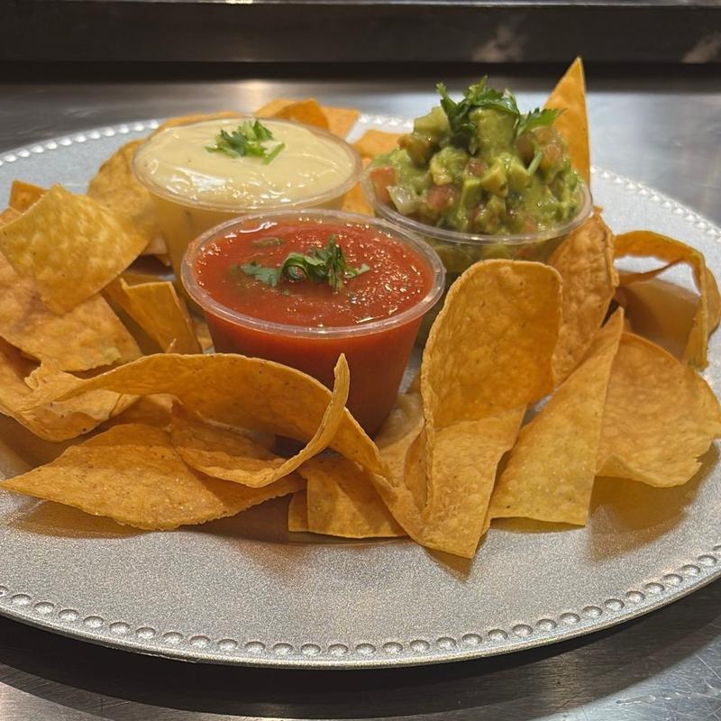 Trio Tray feeds 15-20pp photo