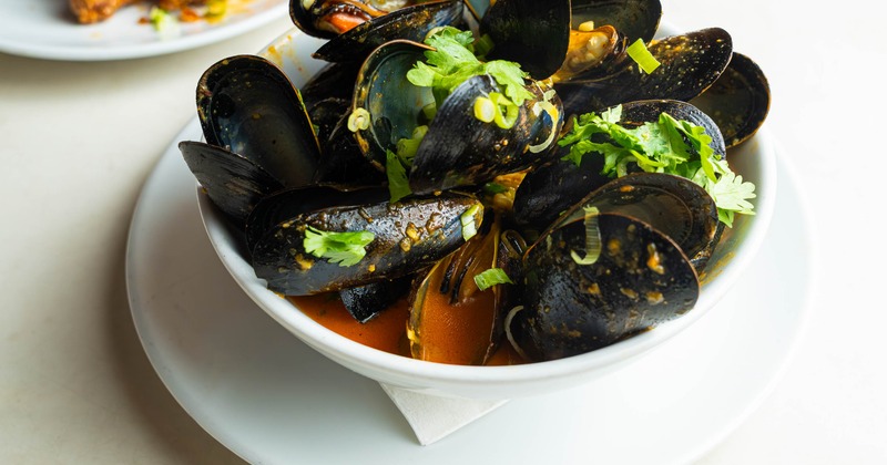 Steamed mussels