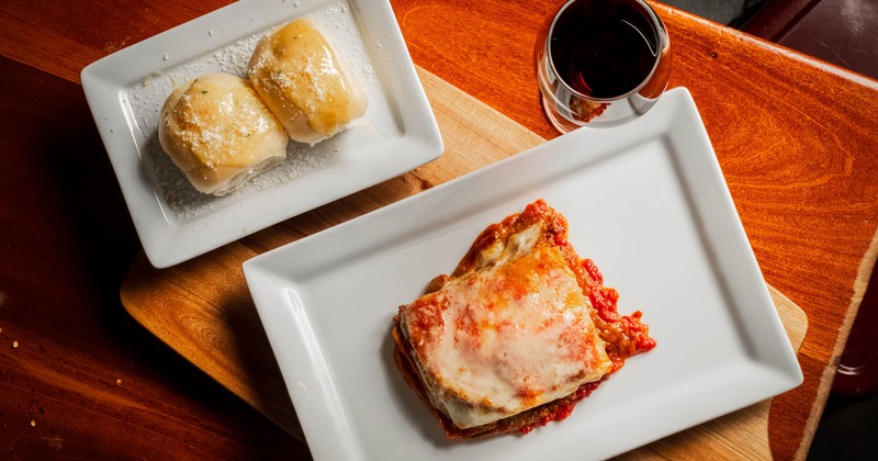 Lasagna and garlic knots