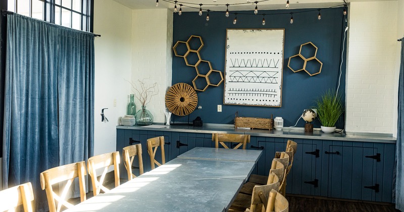 Interior, table for large party