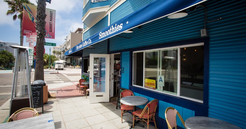 Exterior, restaurant entrance