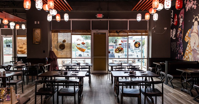 Interior, seating area with a look at the entrance