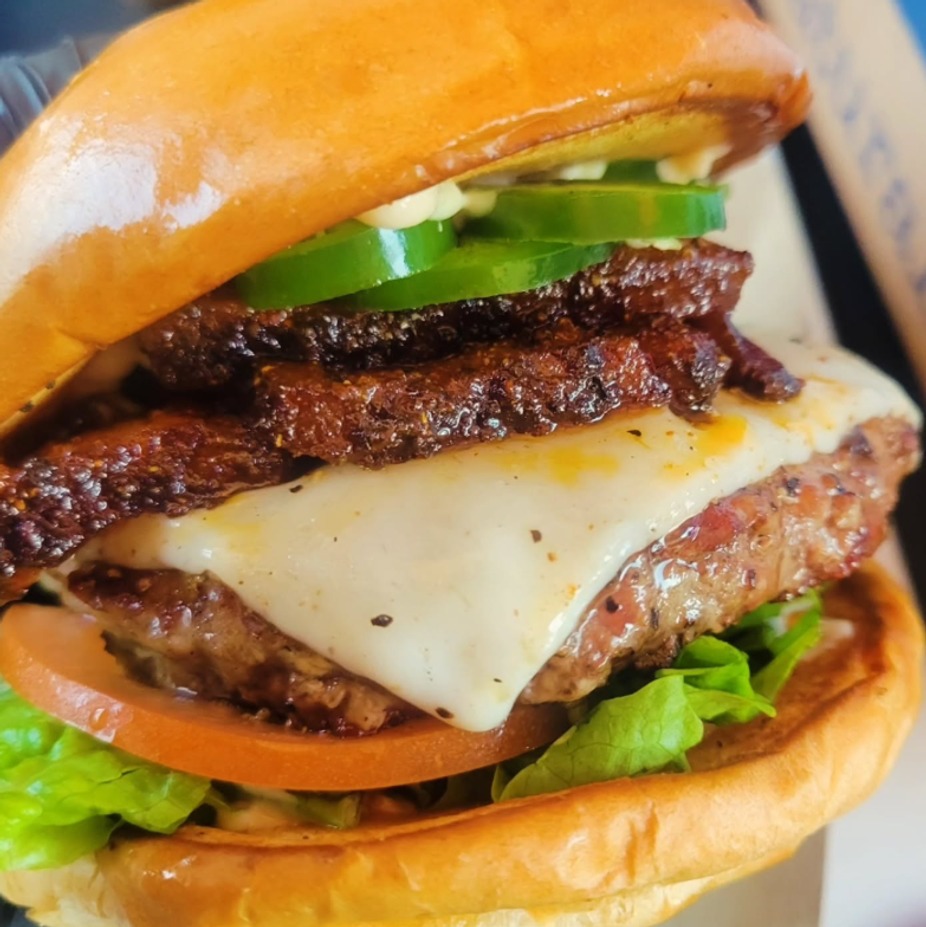 Beach Bum Burgers & Sunset Trivia event photo