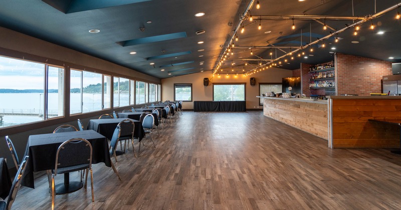 Interior, tables and seats