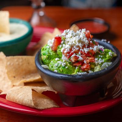 Guacamole and chips.