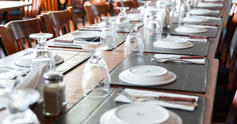 Fully set tables