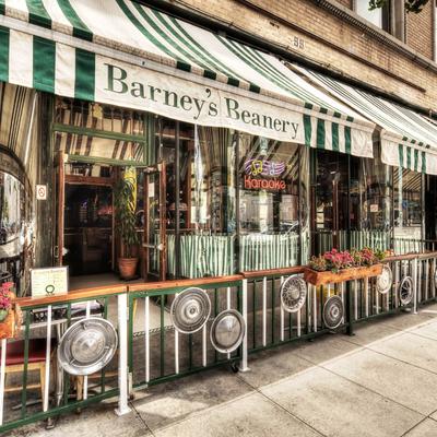 Barneys Beanery Exterior, front patio