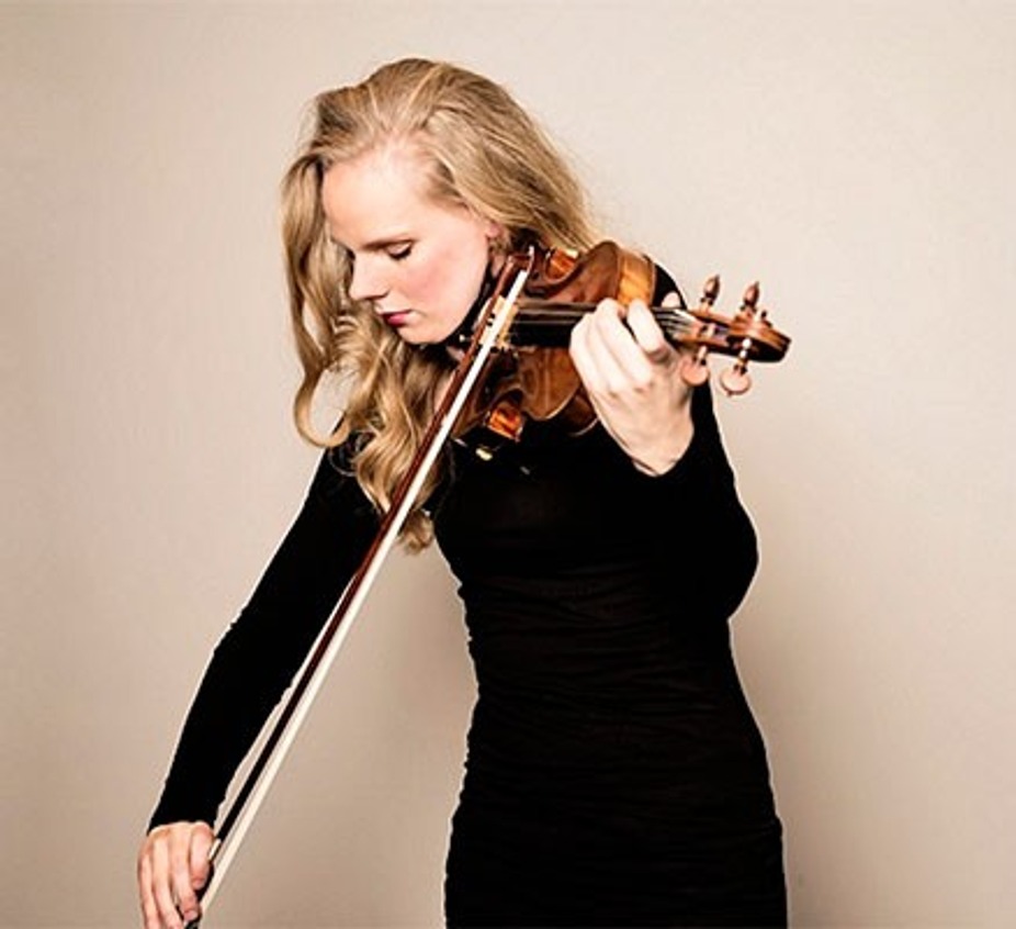 VIOLINIST SIMONE LAMSMA PLAYS BRUCH WITH THE OREGON SYMPHONY event photo