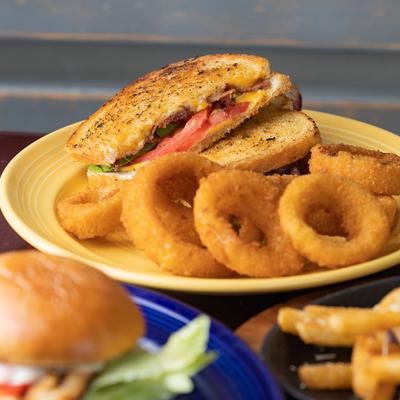 Sandwich and onion rings