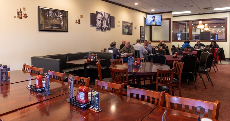 Interior space, dining area with guests