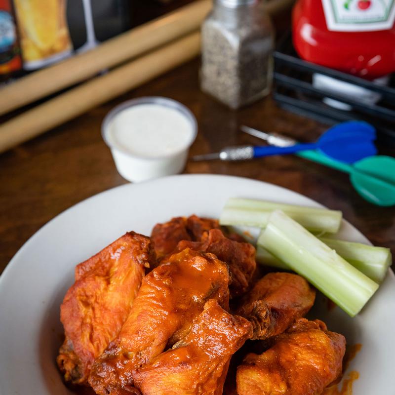 Ale House 10 Wings photo