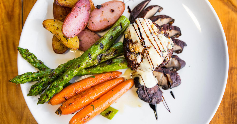 Filet mignon gorgonzola and mixed greens
