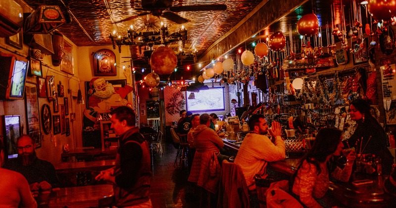 Interior, main area with guests