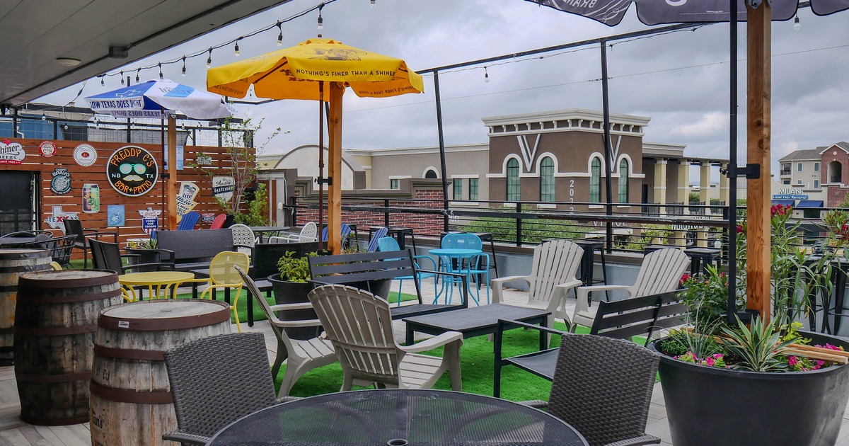 Exterior, tables and chairs