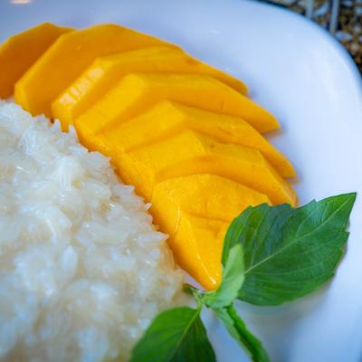 Mango sticky rice, close up.