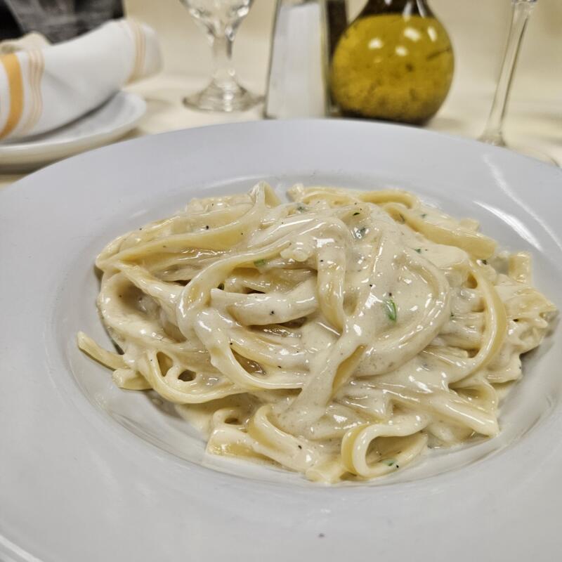 menu item 9 of 27, Fettuccine Alfredo