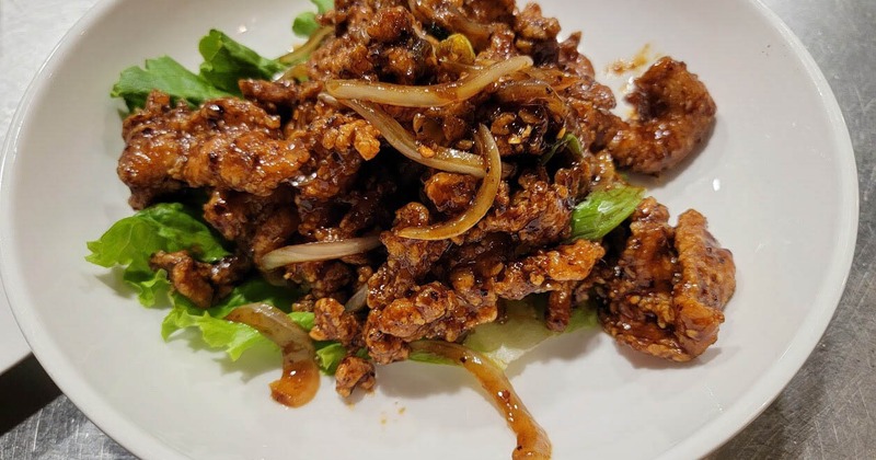 Caramelized chicken bites