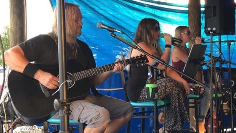 FINS Seafood & Dive Bar Cape Coral, FL