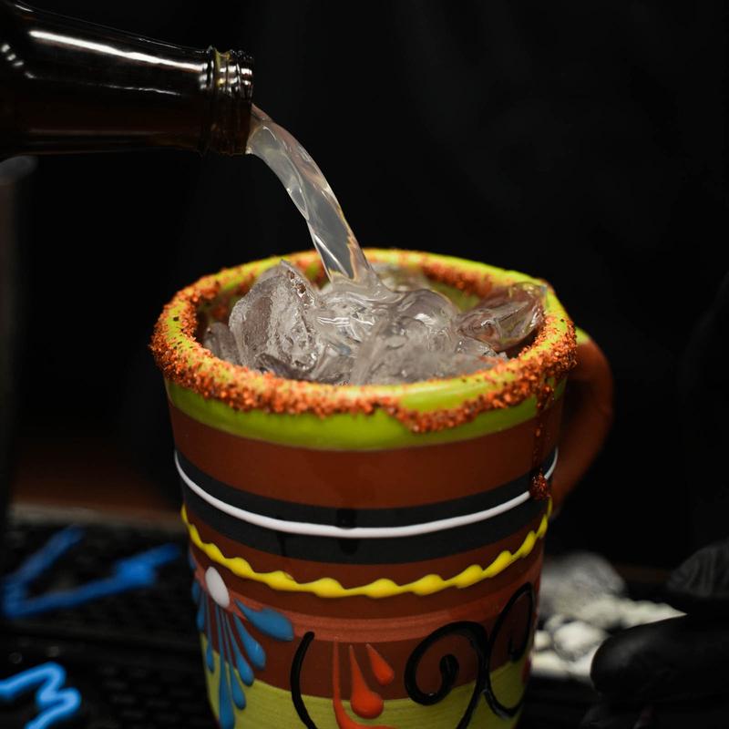 Familiar 32 oz. Bottle photo