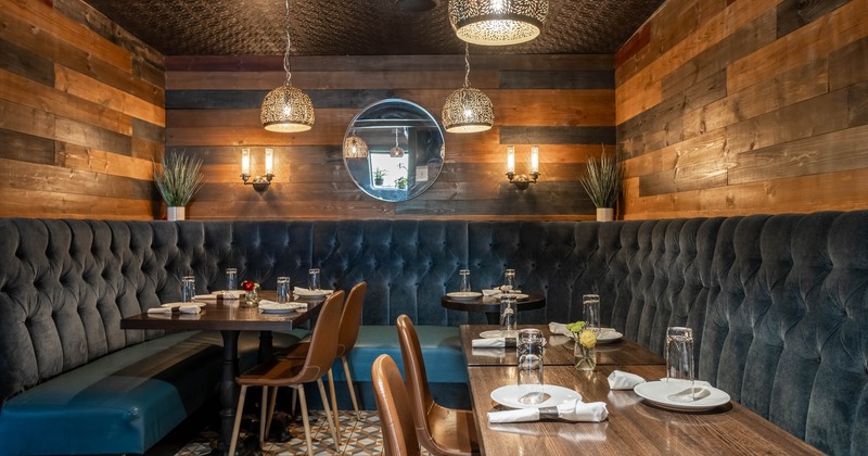 Dining area, banquette seating