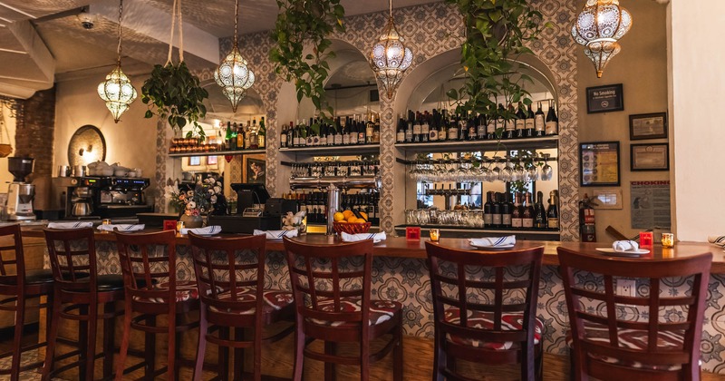 Interior, nicely decorated bar area