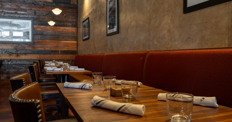Dining area, banquette seating