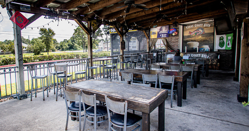Exterior, dining area