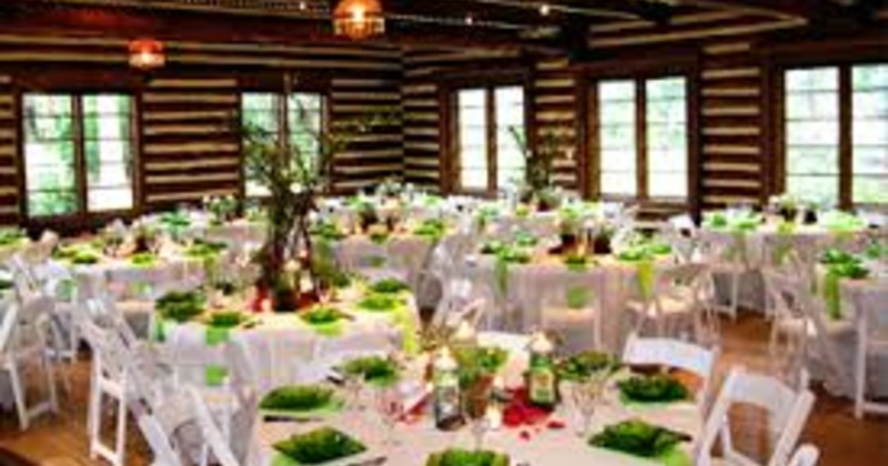 Spacious dining area, fully set tables