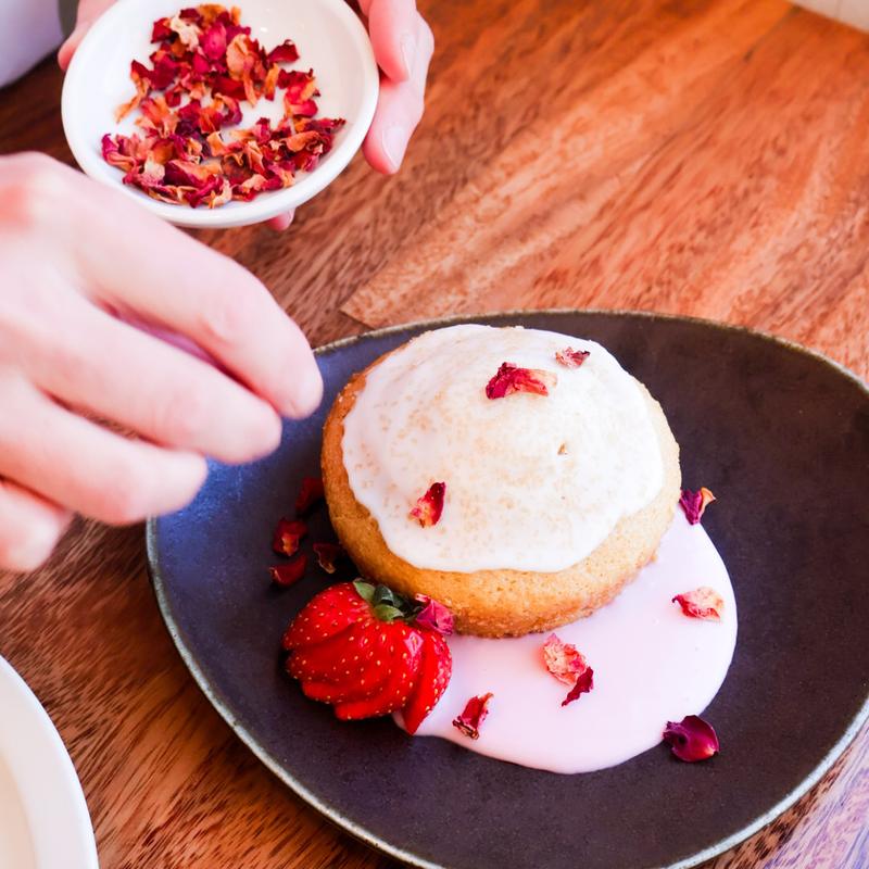 Gulab Cake (V) photo